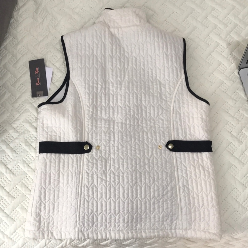White Vest - Picture 2 of 7